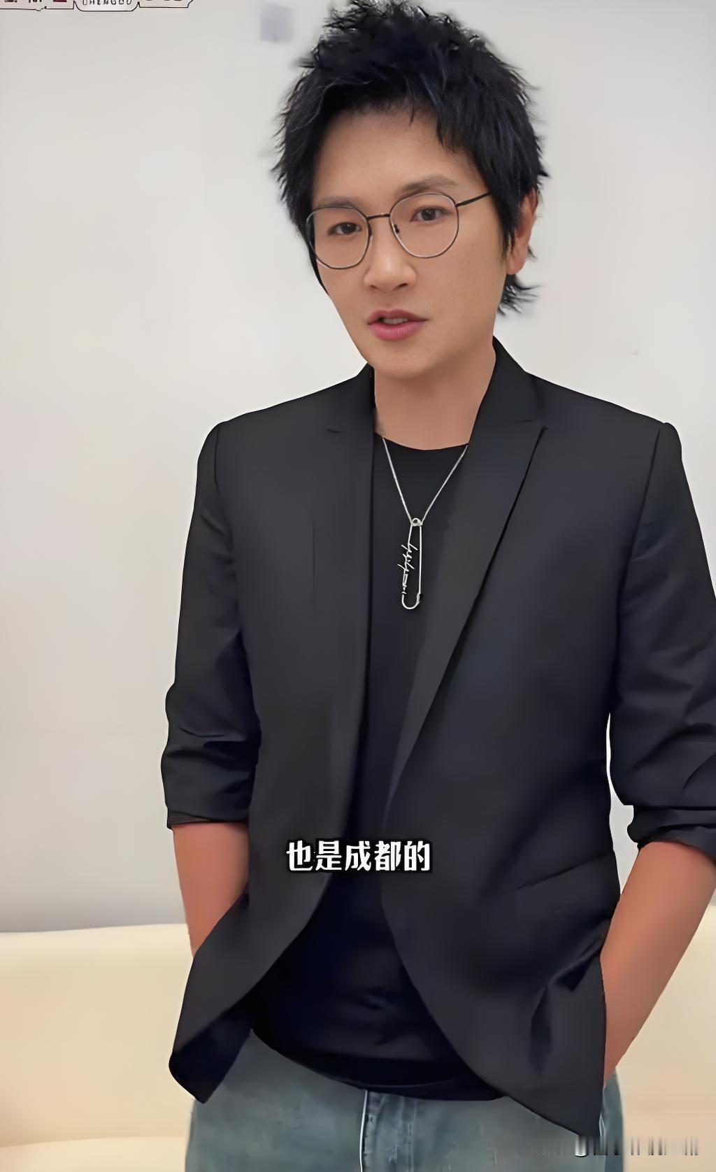 之前孙楠露面被网友吐槽“瘦到脱相”，他本人直接拍视频回应，说自己身高1米78，体