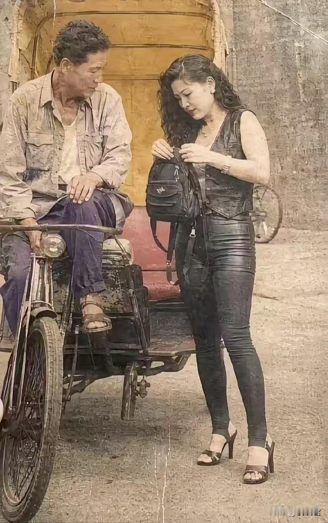这张照片是真实的还是Ai合成的？网传是1993美国记者奥莱恩，在安徽蚌埠拍到的