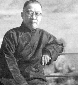 抗战胜利后，钱穆提醒蒋介石，中华民国的首都不能再设在南京了，应该在北京和西安之间