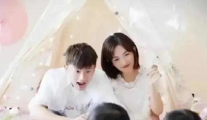 2011年，张杰跟谢娜准备结婚，张杰跟谢娜提出要拿8000万，在上海汤臣一品买一套550平的大房子。