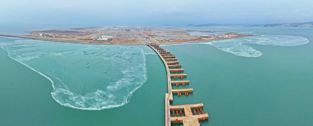 大连海上新机场中线主通道跨海段394根桩基完成施工