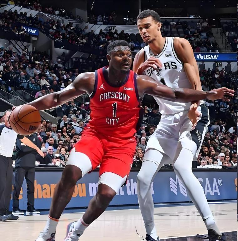 都是状元，文班亚马季后赛首秀拿到35分，让场边的邓肯他们都为文班亚马的精彩表现拍