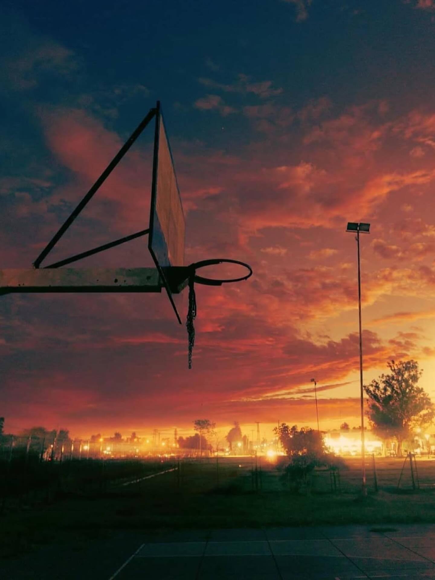 路，有人陪伴才精彩；人，有人牵挂才幸福；晨，有人问候才温馨；新的一天，祝你一切顺