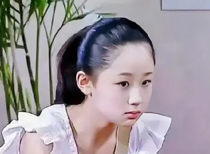 不知道为什么那么多人都说杨紫整容啦她可是大家从小看到大的国民闺女从家