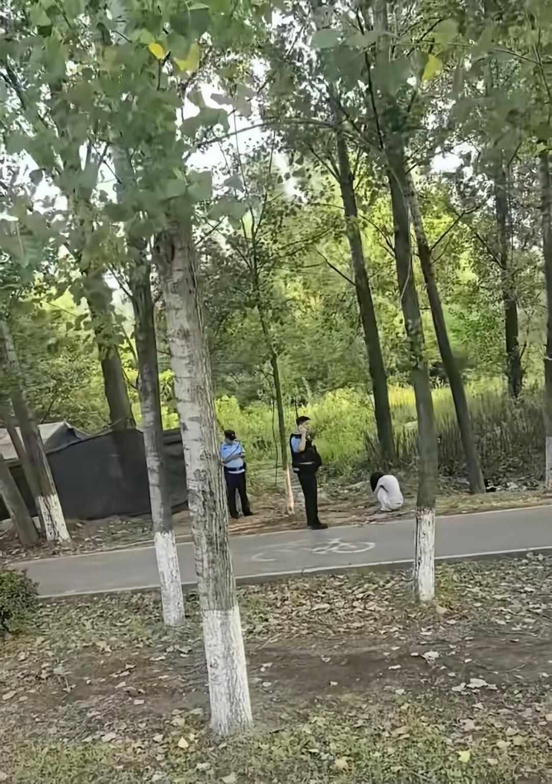 荒郊野外被抓了，咋回事？
