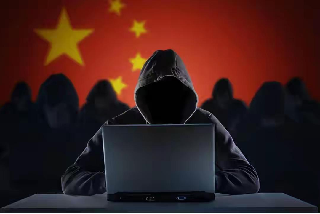 刚发生的真事。江苏一个网约车司机，姓陈，40多岁。拉了两个外籍乘客，上车就让