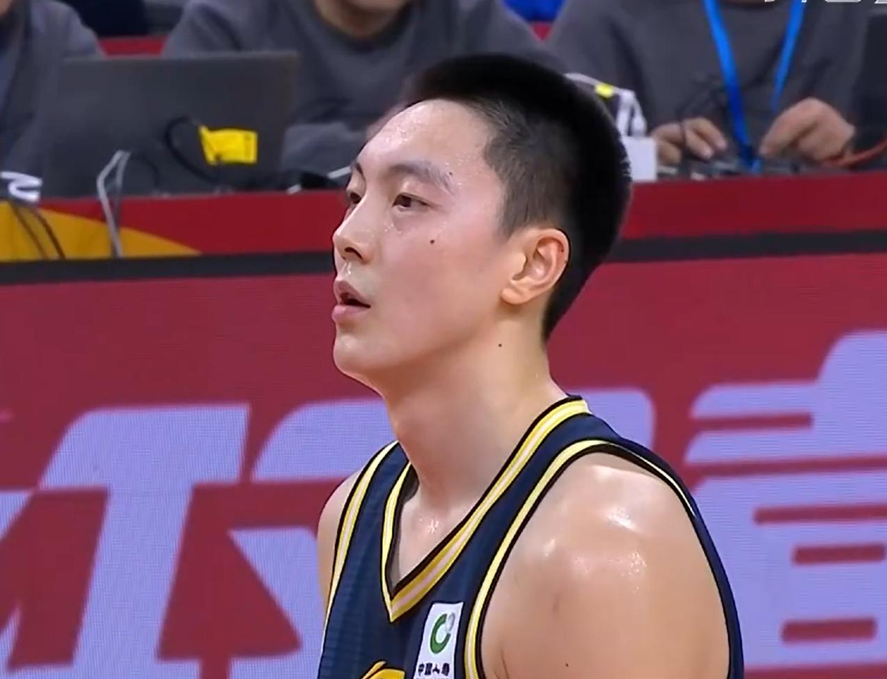 胡明轩继续低迷！咱就是说，看完CBA常规赛第41轮广东队客场对阵山西队的上半场