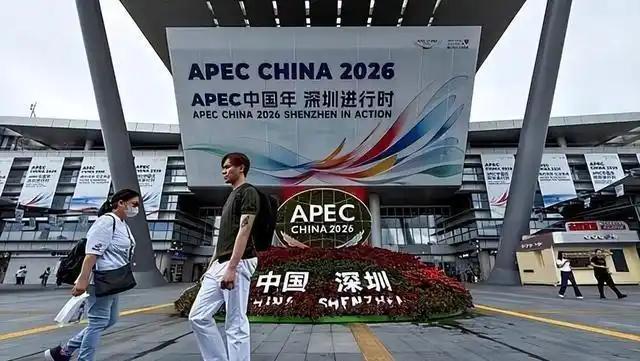 深圳峰会已经敲定日程，泽连斯基直接傻了眼，凭啥普京能参加我不行，我也要去！ 