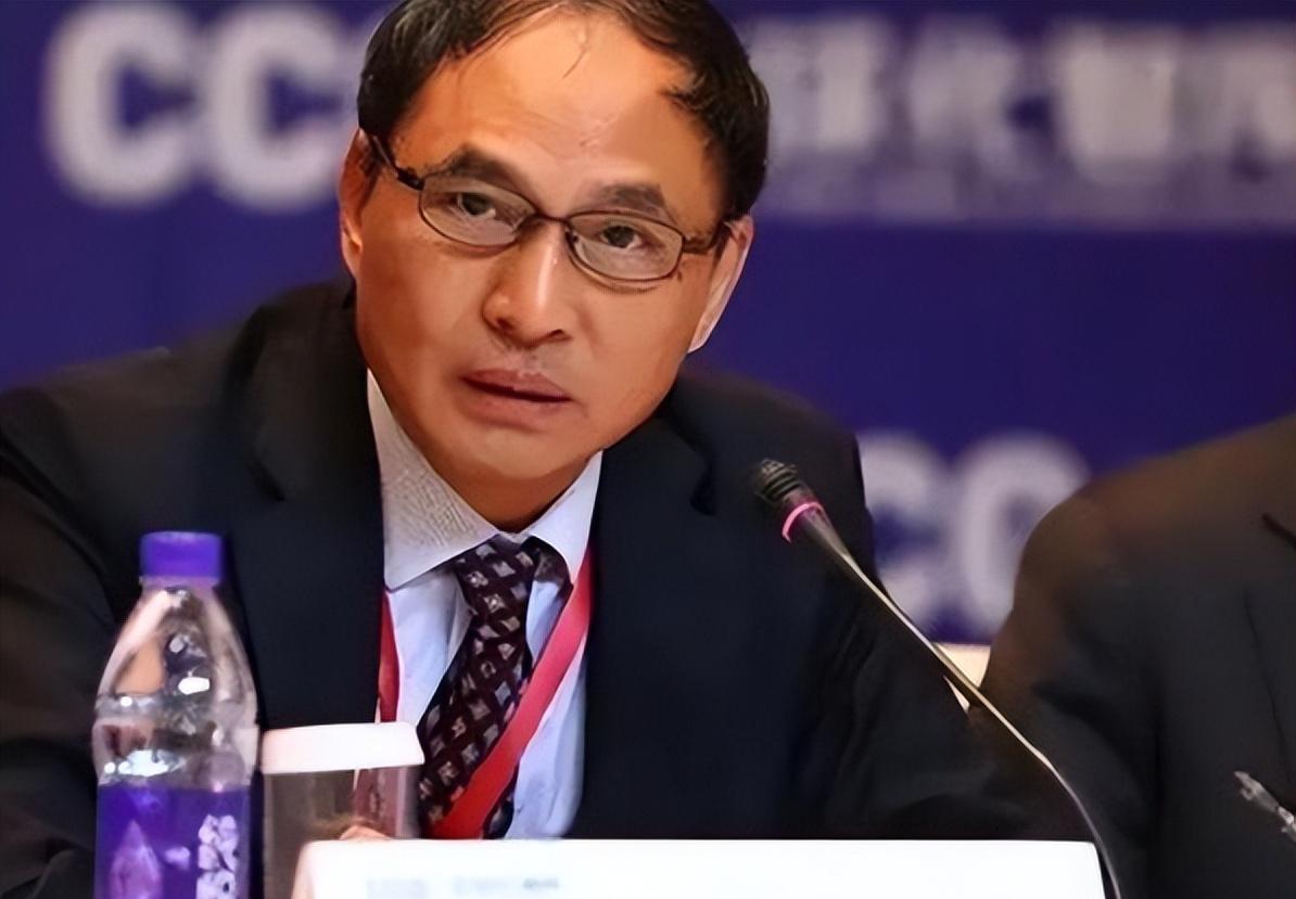 郑永年给国人泼了盆冷水：天天喊美国衰败，小心这成了最害人的精神鸦片 当全网还