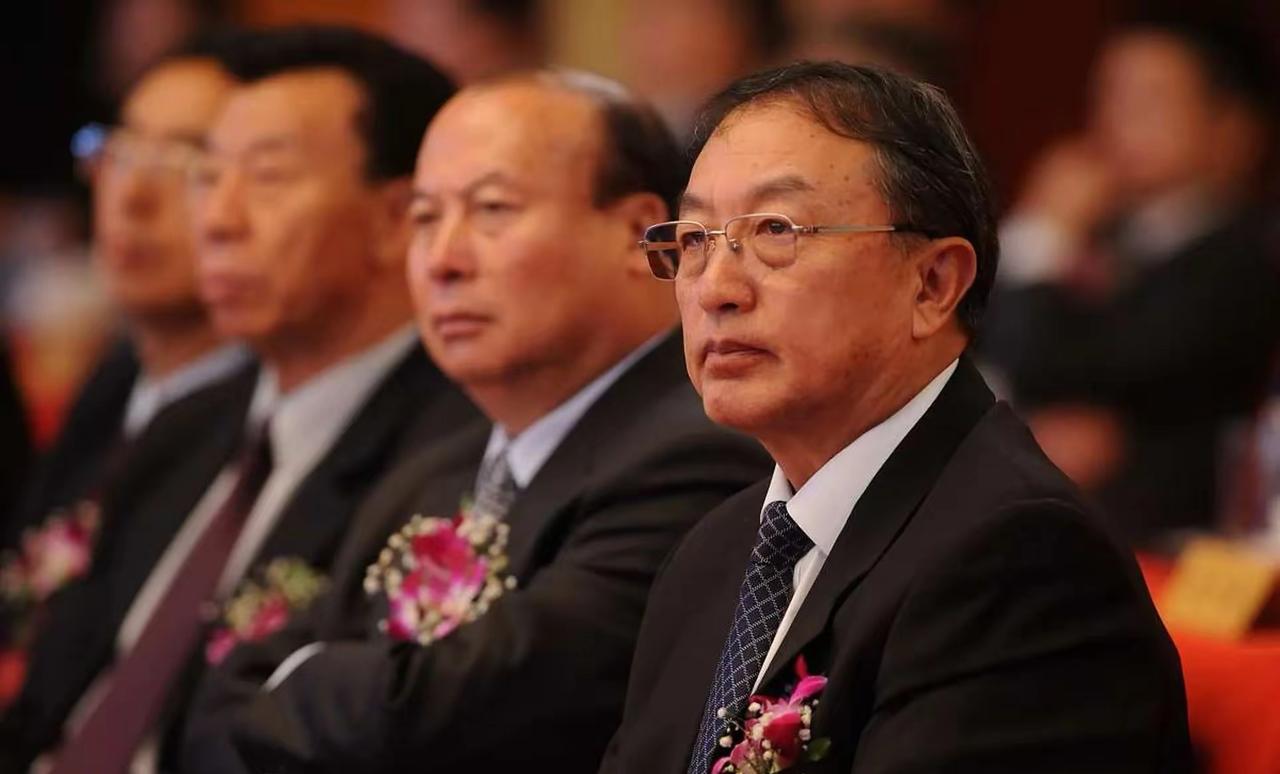 泰山会为什么解散，国家为什么必须要收拾资本巨头，资本为什么绝对不能参与政治？