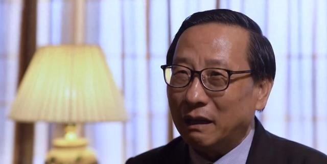 高志凯教授曾提了个主意，别总吵着统一不统一了，先去查查台湾两千三百万人的户口本！