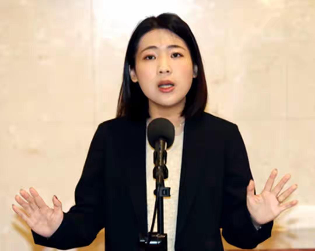 徐巧芯对国民党提名机制提出了一点修改的意见。那就是废除国民党原定进入初选的“七三