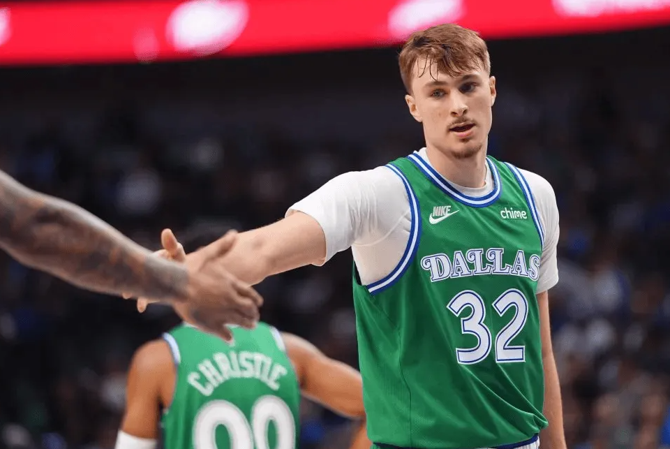 NBA常规赛独行侠主场对阵雷霆的比赛已经结束。全场战罢，独行侠以94-101不敌