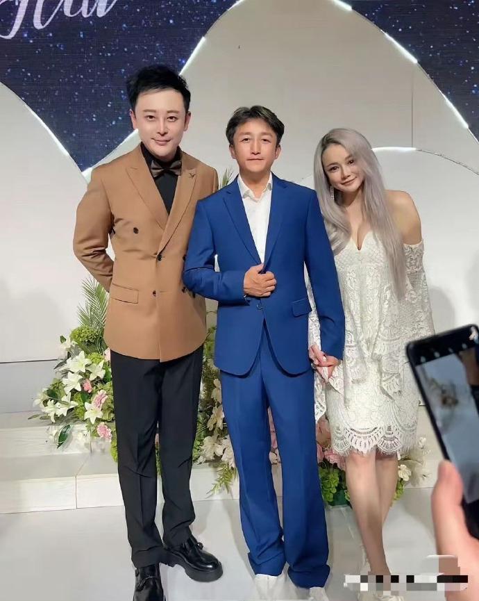邹市明身高才162，他儿子身高不就遗传嘛，根本没必要打什么生长激素呀！​​​