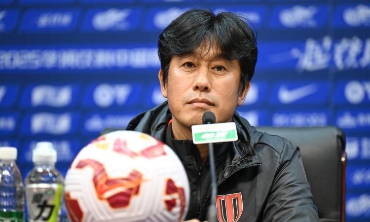 又是韩国主帅！中超赛前发布会变成了对俱乐部的炮轰会！主角不是崔康熙，是目前排名