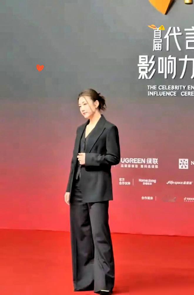 一觉醒来，邓亚萍沉默了，王楠也沉默了，原来陈梦不仅是乒乓球的顶尖选手，也是红