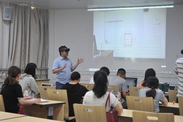 “现学现卖”的大学课堂, 是无奈之举还是时代的必修课? |湾区育见