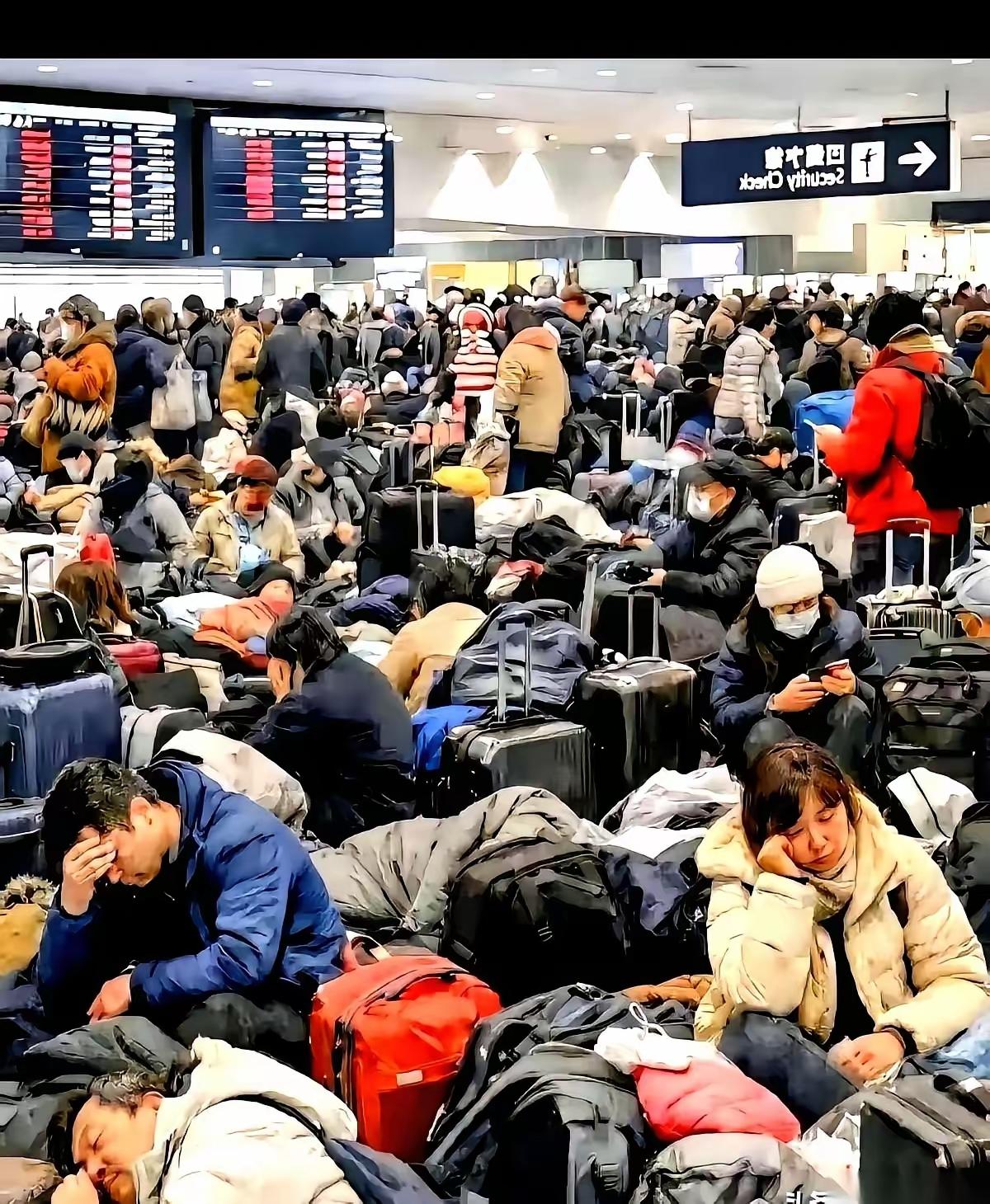 “派包机！必须派包机来接我们！”听听这声嘶力竭的呐喊，来自刚刚还在北海道朋友圈