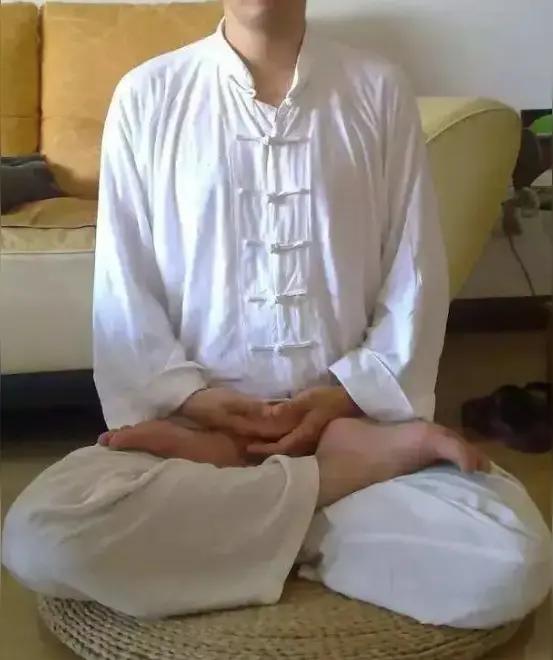 生活中难免碰到不尊重自己的人，有人选择沉默，有人选择翻脸，其实都不是上策。沉默