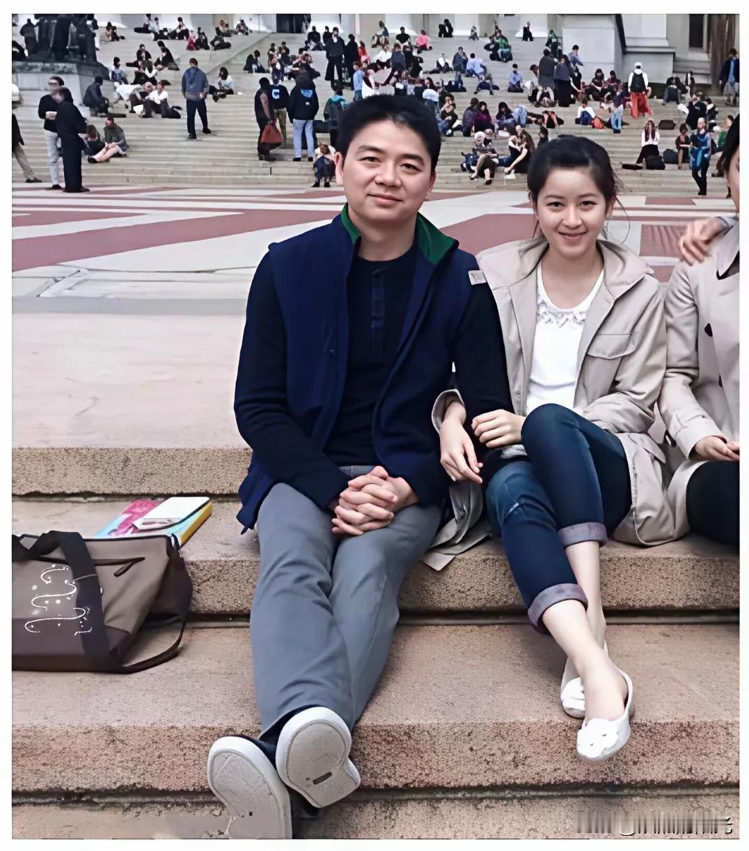 东哥和奶茶妹妹，真的好配！每次看到刘强东和章泽天同框的照片，都忍不住感叹，