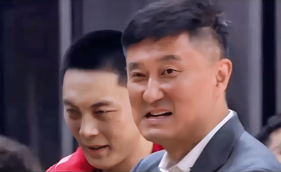 回看广东宏远输的这三场比赛，比起锋线缺失，中锋才是最大的问题！除了刚刚输给上