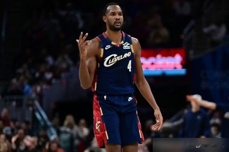 摊牌了，米切尔亲自下场当GM了。你别再猜他要去哪儿了，人家压根就没想走，人家