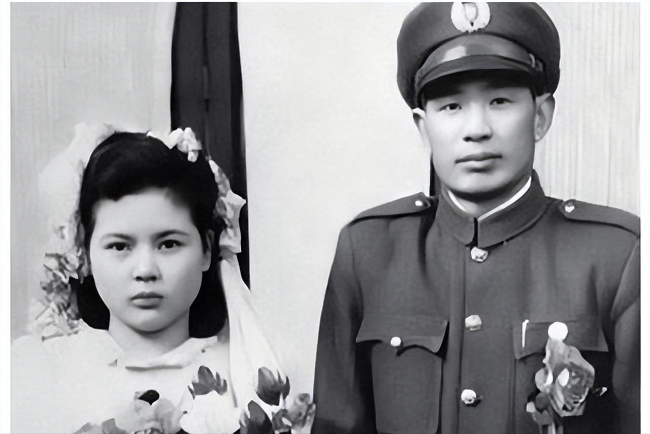 1978年秋，四川白沙镇的土路上，一辆黑色轿车停在刘运达家门口。几个穿西装的人