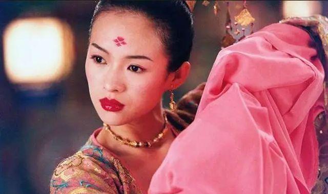 何为"盲妓"？明代最黑暗的一页。一个女孩，刚满十四岁。她能歌善舞，眼神清澈，正是