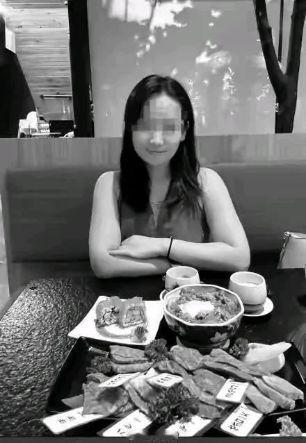 27岁女游客在三亚被蛇咬身亡!实在太可惜了，这么漂亮的女孩，被蛇咬后四个小时，
