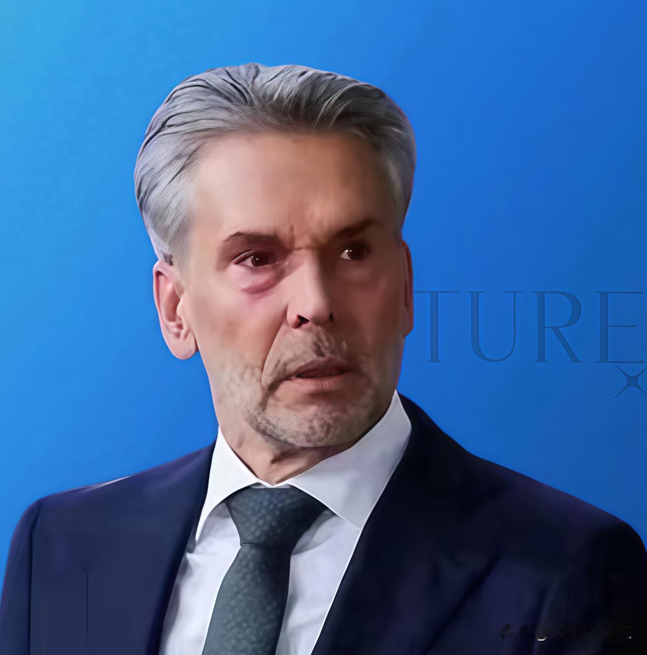 快报快报海牙的管制令，让ASML的高端DUV光刻机买卖和售后维修都很困难了，