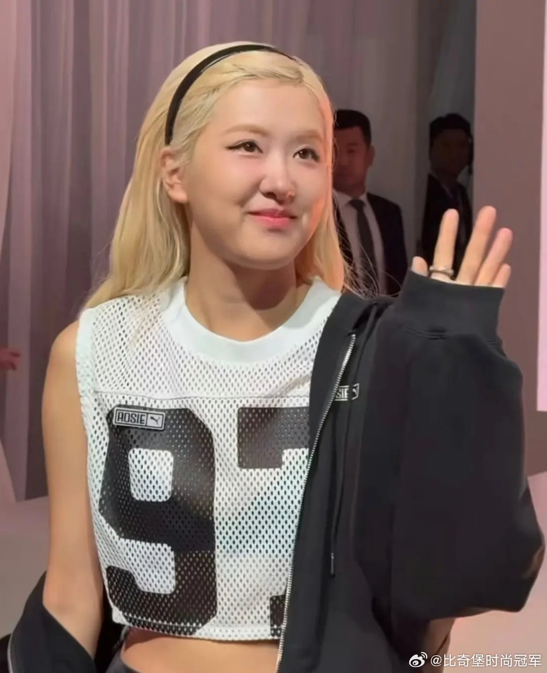 Rose为什么不做个假发啊我看欧美女明星经常做假发造型头发损坏太厉害了