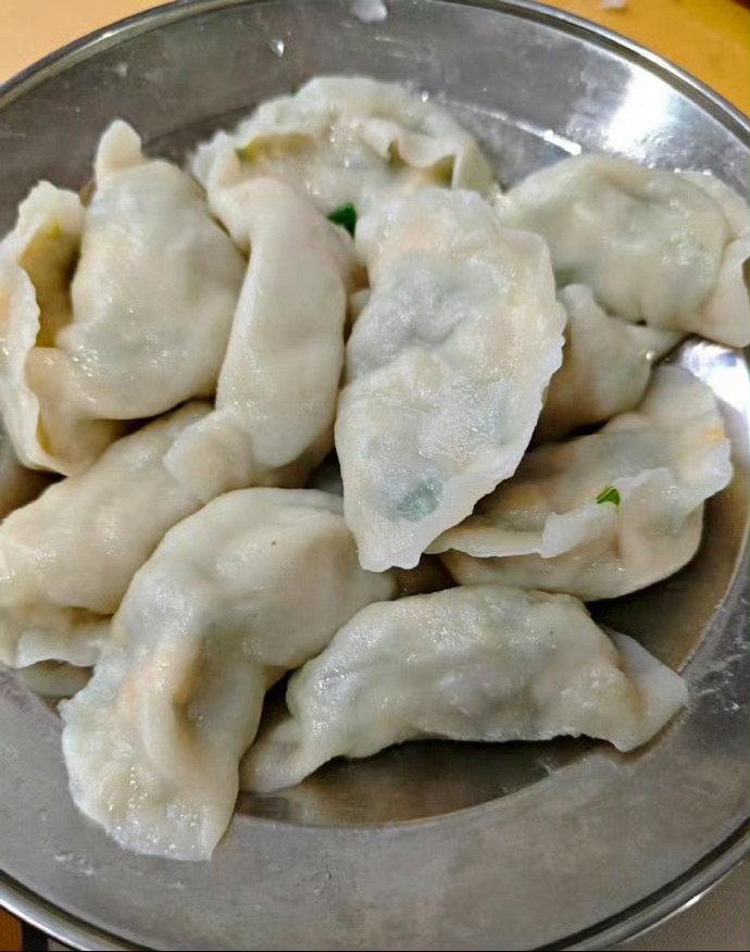 我妈给我包的韭菜鸡蛋馅饺子被老婆吃完了​​​
