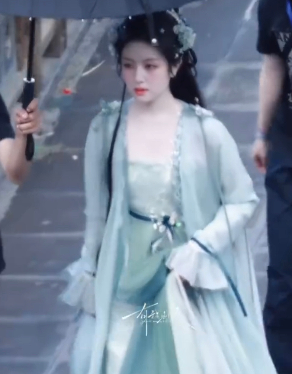 李兰迪《千夜奇谭》千云兮绿裙子路透，清新飘逸灵动的小仙女！