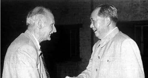 1960年，蒙哥马利访华，握手时，毛泽东微笑着说：“你知道，你在和一个侵略者握手