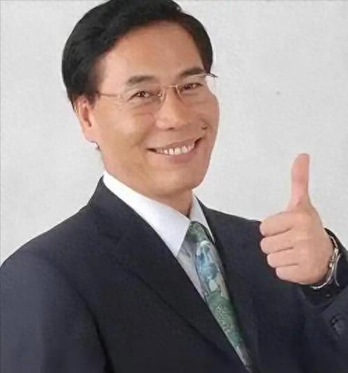 不抽烟不喝酒，每天百个俯卧撑，59岁为何突然走了笑林，这名字一说，很多人脑子里