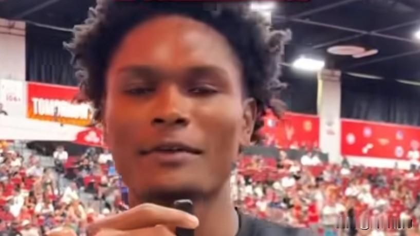 阿门汤普森会为了休斯顿火箭降薪吗？他的队友们已经都提前降了。阿门汤普森跟着小