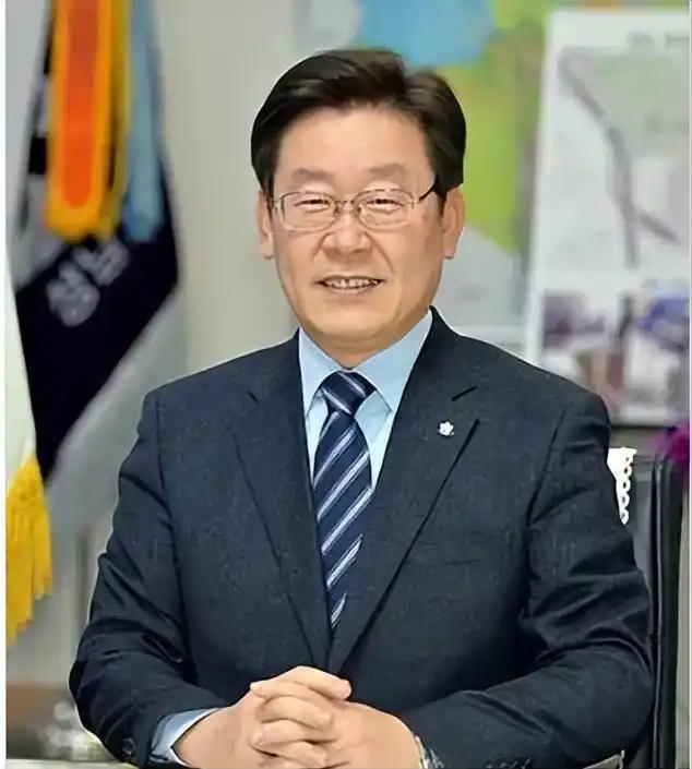 韩国总统李在明突然宣布。 李在明这番表态绝非一时兴起，背后藏着的是中韩两国跨