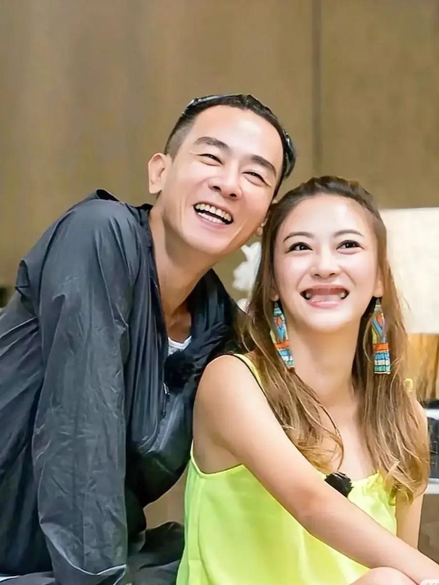 娶妻果真要娶贤！不信你看陈小春，应采儿执意要搬来上海，不是离不开陈小春，