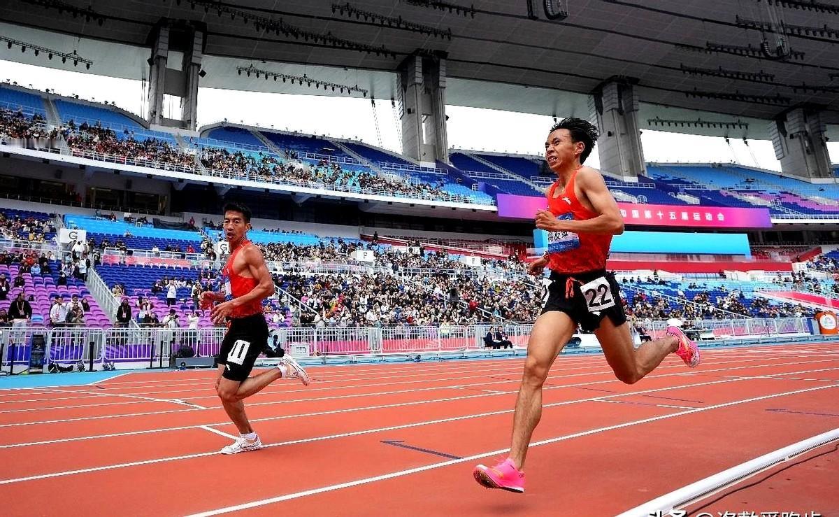 明知故犯、金牌无缘。蒋发坤的成绩被取消了，皆是因为被套圈的杨绍辉在前面领跑了2