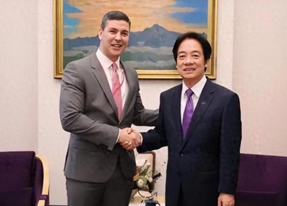 第二个立陶宛出现了？主动邀请赖清德访问，中国68年的友谊喂了狗。在南美洲，一个小