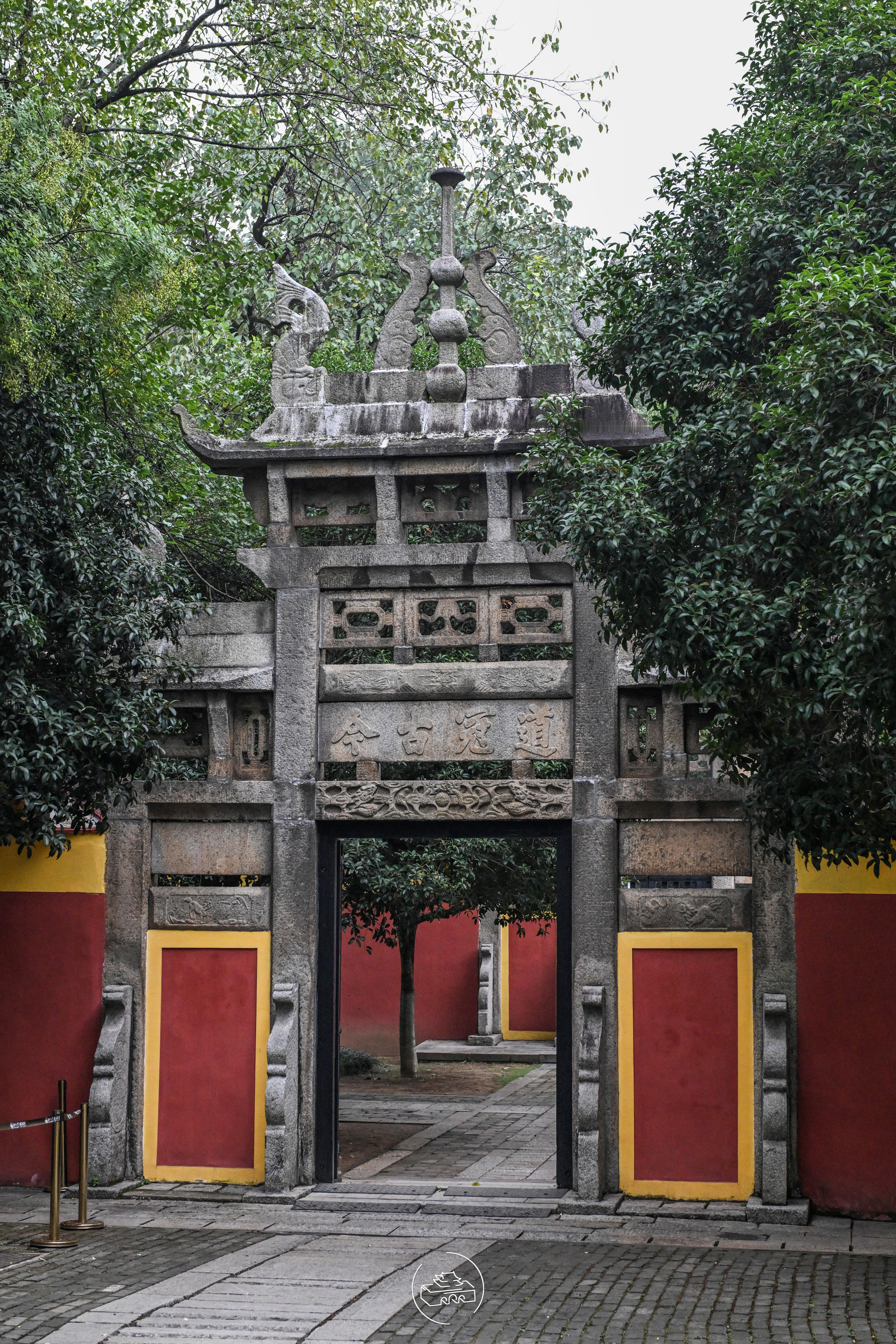 长沙岳麓书院第三批全国重点文物保护单位岳麓书院位于长沙湘江西岸岳麓山下，始建于