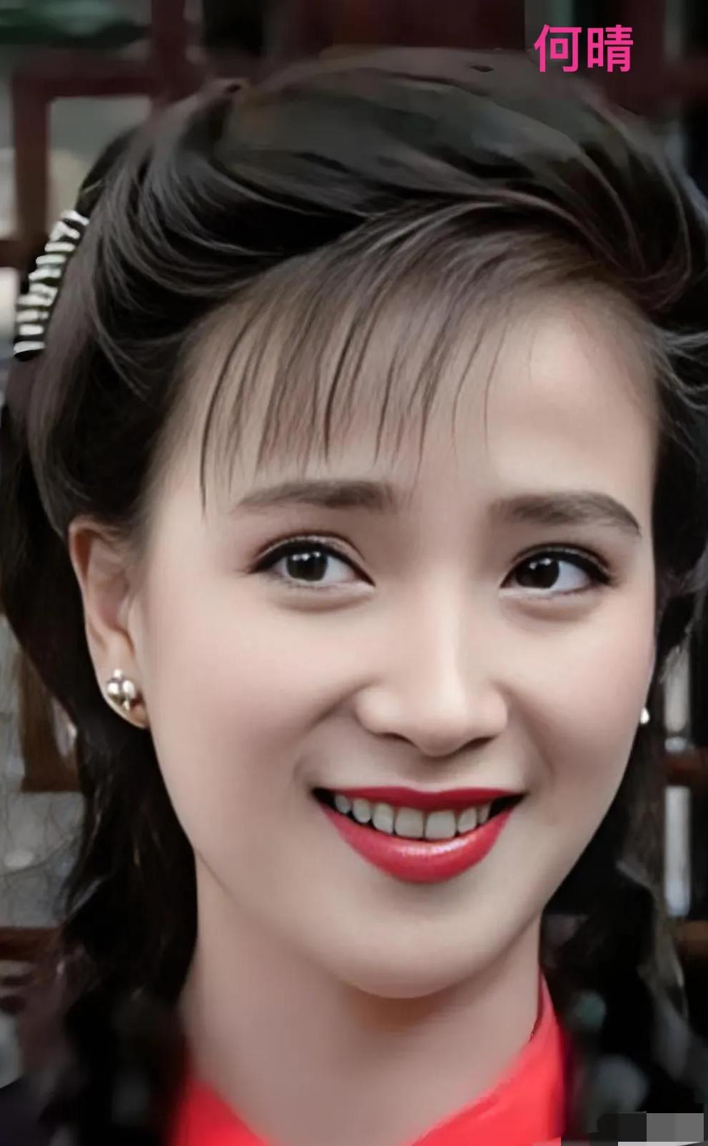 刷到何晴病逝：愣了3秒，第一反应，我必须把我存在银行的50万定期改成活期！