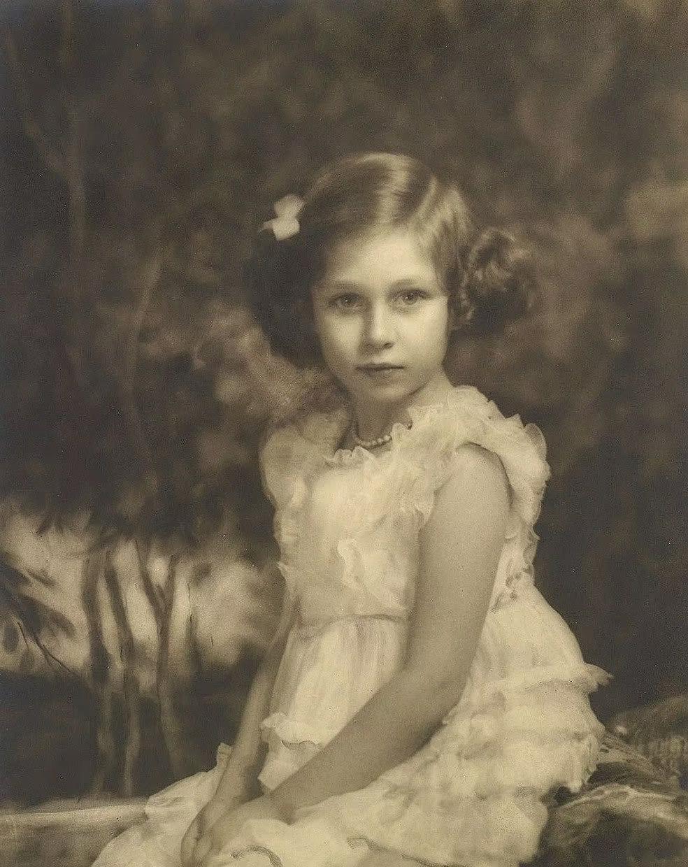 “她一定是个坏孩子”📚英国玛丽王后因未采取任何行动阻止她与丈夫乔治五世的儿子