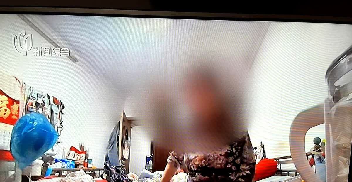 上海退休老人，是真的有钱啊！今天看了一则电视新闻报道，说一名退休的老人，
