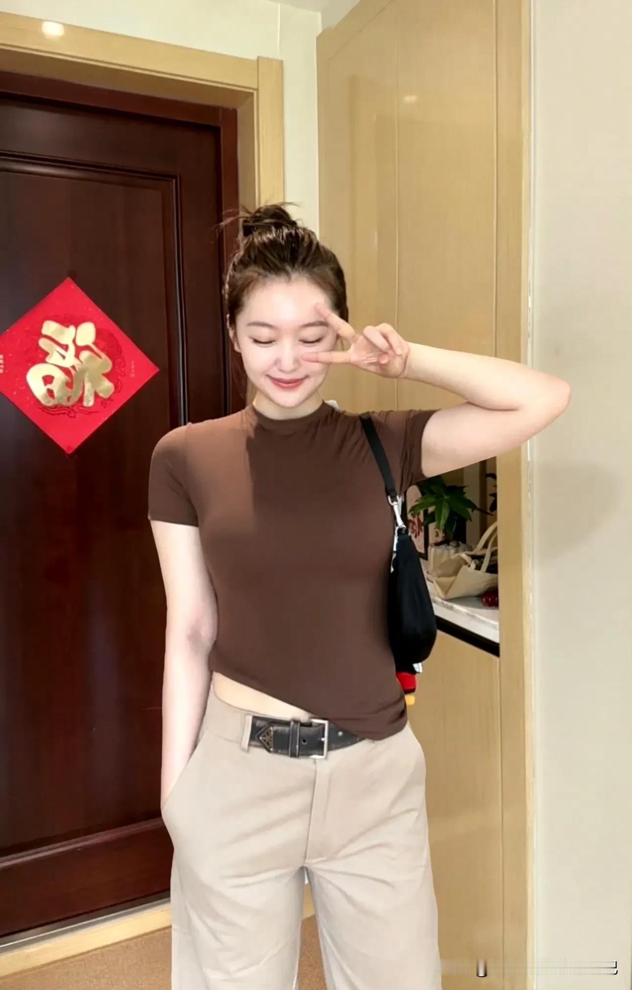 万能生活指南笑对人生，对生活比个耶[比心][比心][比心]