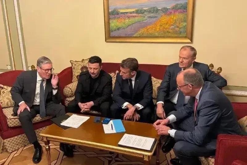 美国总统特朗普拒绝了欧洲领导人陪同泽连斯基与其会晤的安排，特朗普、万斯、鲁比奥三