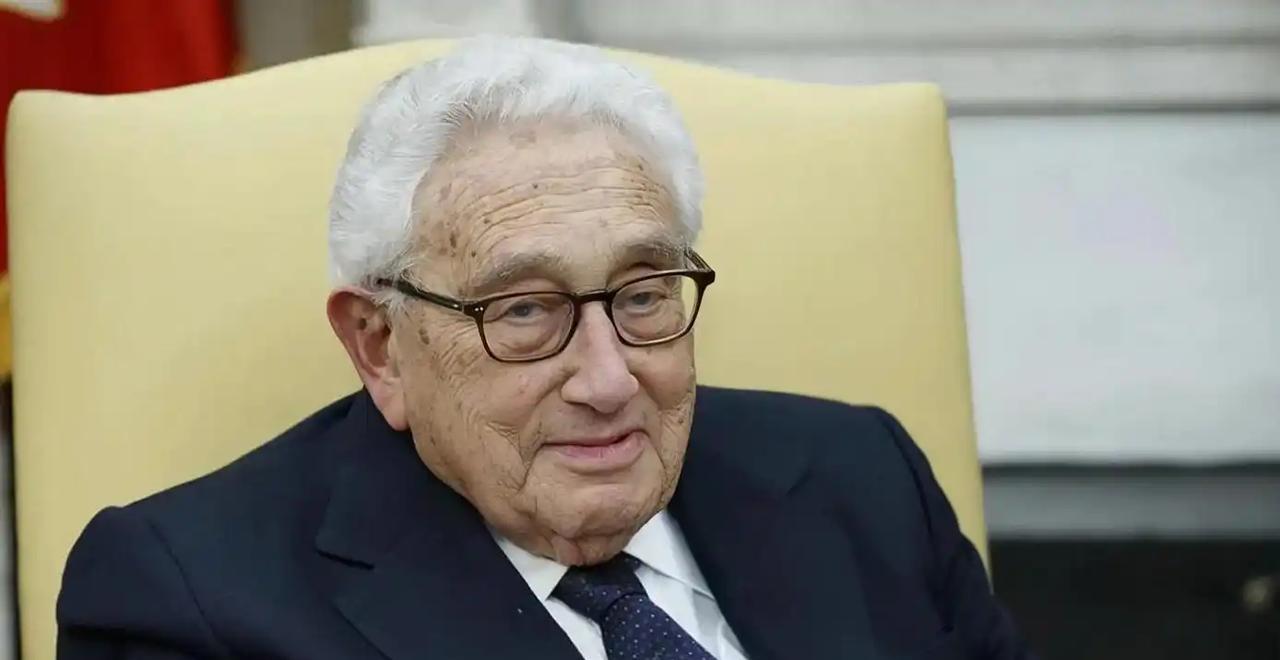 一旦中美开战，美军将全面轰炸中国？100岁的基辛格早就发出过警告：“美国盟友再多