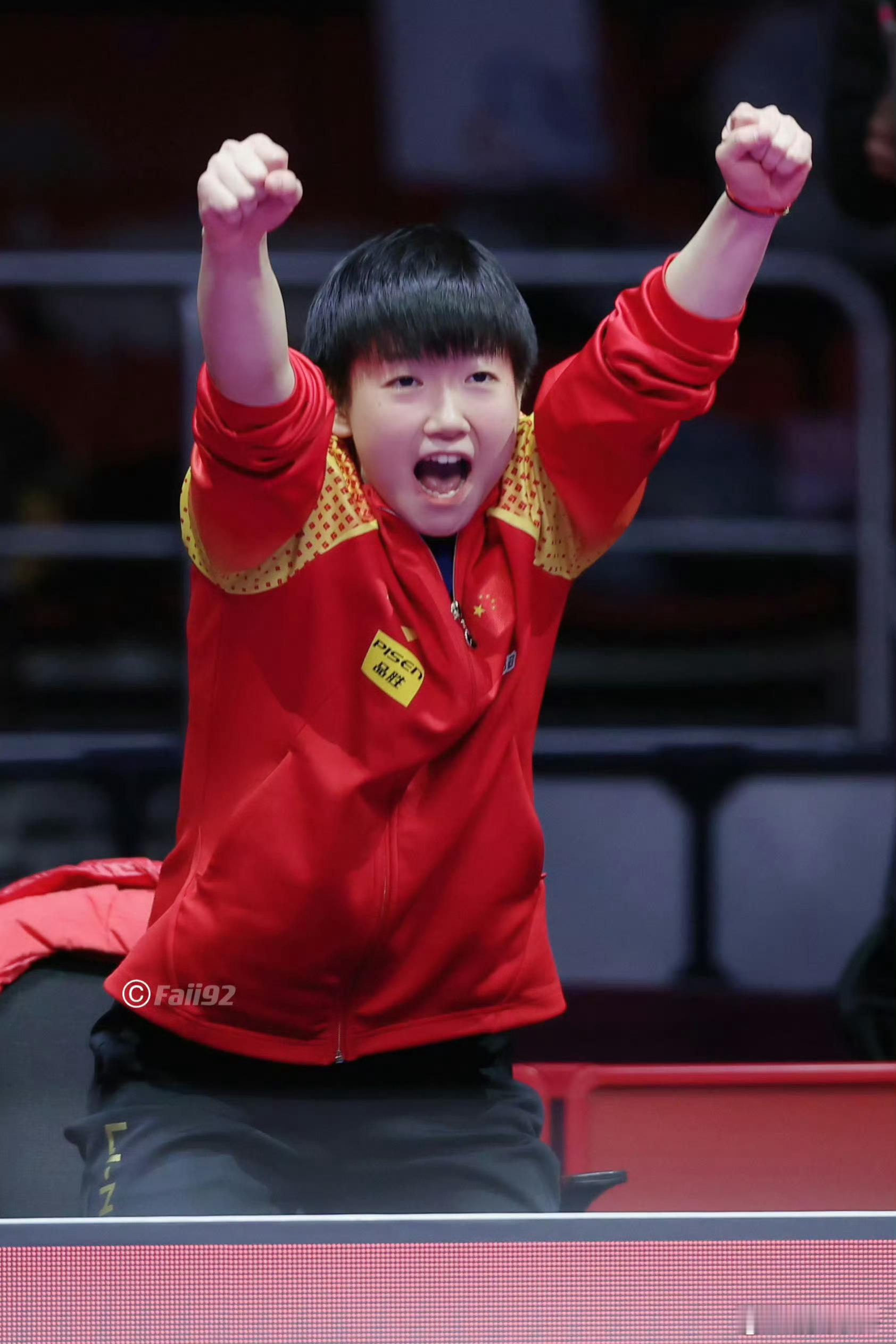 国乒对阵韩国孙颖莎轮休场外有小莎请大家放心！超会提供情绪价值！孙颖莎连续两届混团