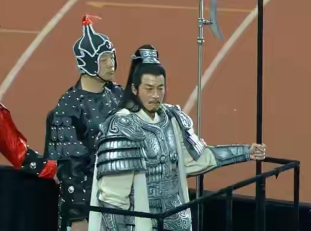 苏超宿迁队主场开幕式请了“西楚霸王”何润东出场，还真的给宿迁队带来了“霸气”，在