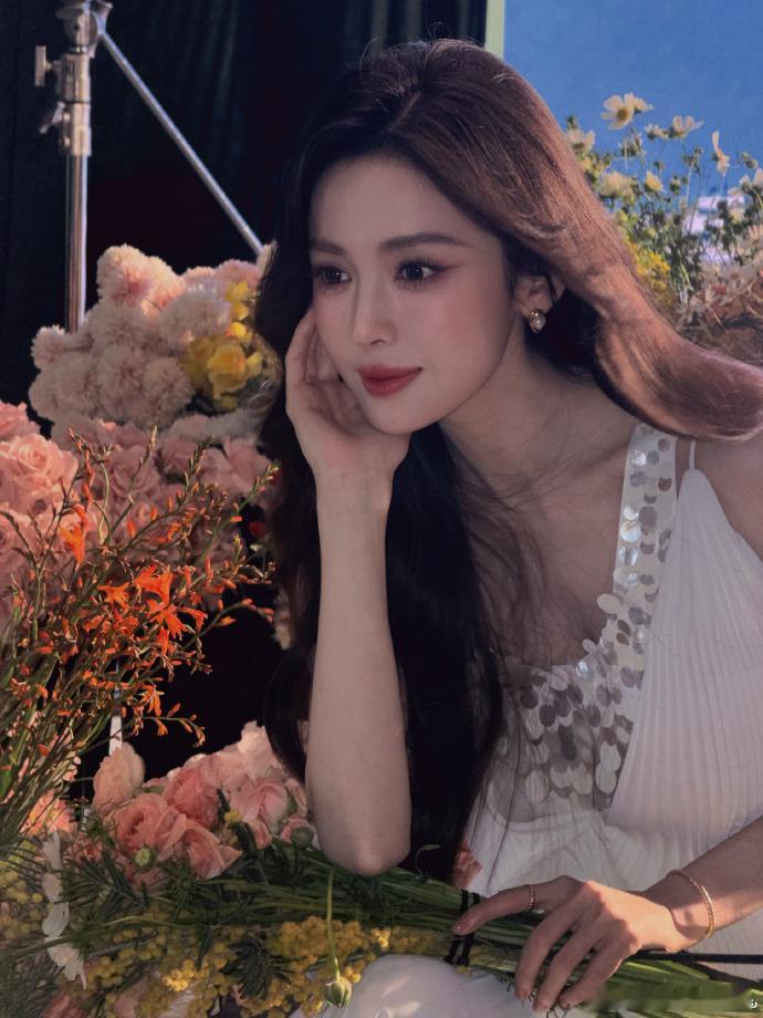 娜扎早期经济上升期的美被娜扎早期的状态狠狠戳中💘！经济上升期的她自信又亮眼